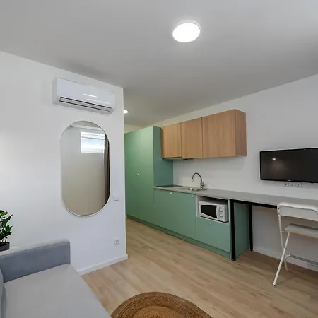 아파트 Uab Laisves Alejos Viesbutis 카우나스