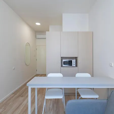 Uab Laisves Alejos Viesbutis * 카우나스