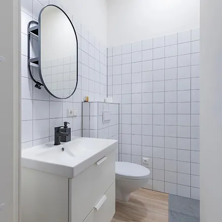 아파트 Uab Laisves Alejos Viesbutis