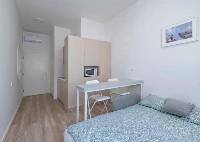 Uab Laisves Alejos Viesbutis Lägenhet Kaunas